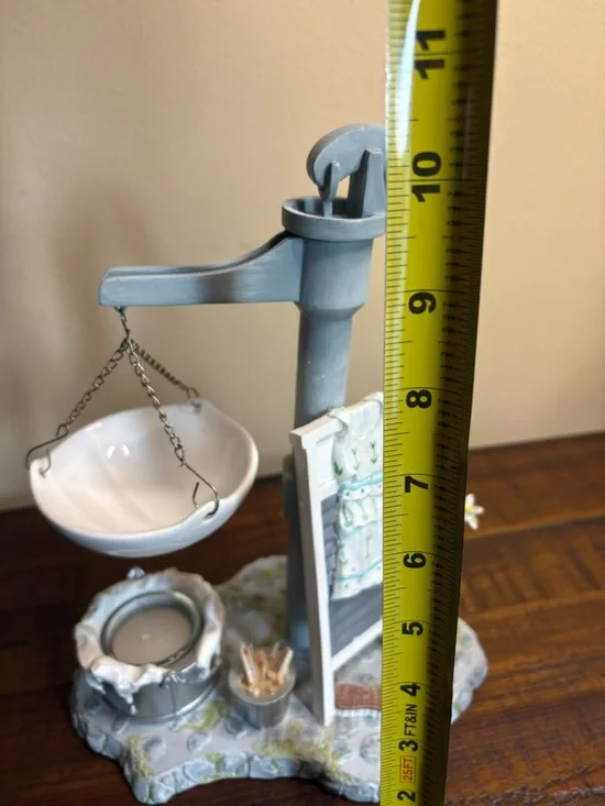 Vintage Yankee Candle Hanging Tart Warmer Designed With Laundry Scene - Picture 5 of 6